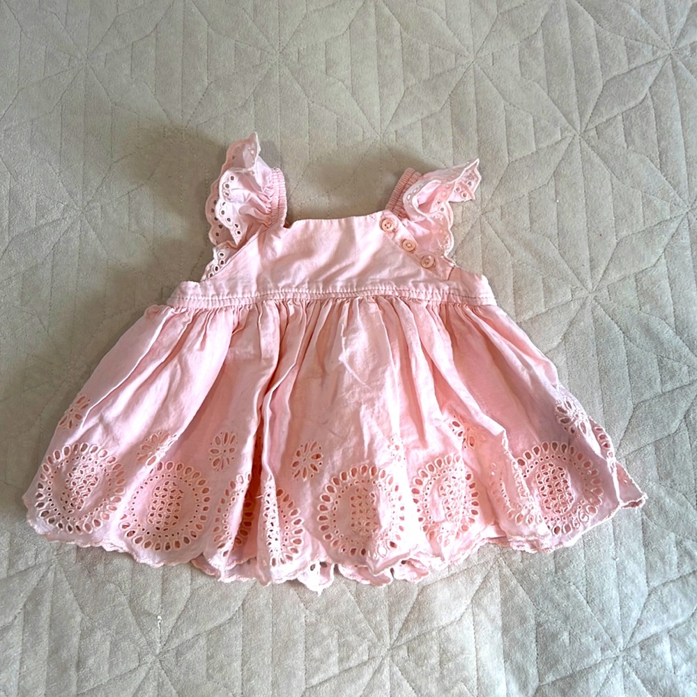 Baby Gap eyelet decorative girls blouse 6 to 12 months baby pink 100% cotton